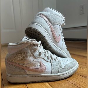 Nike Air Jordan High-Tops in White and Pink